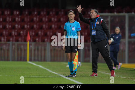 Benevento, Italia. 8 Novembre, 2019. Il pullman della Georgia bajelidzeduring europeo qualificatori 2021- Italia Donne vs Georgia donne, squadra di calcio italiano a Benevento, Italia, 08 novembre 2019 - LPS/Andrea DÃ Â'Amico Credito: Andrea DÃ Â'Amico/LP/ZUMA filo/Alamy Live News Foto Stock