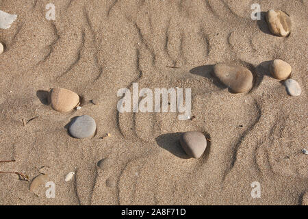 La consistenza della sabbia livellata dal vento con i ciottoli #4 Foto Stock