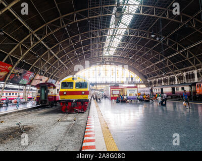 Bangkok, Tailandia - 25 Maggio 2019: vecchia Bangkok Stazione ferroviaria informalmente conosciuta come stazione di Hualamphong. La principale stazione ferroviaria di Bangkok Foto Stock