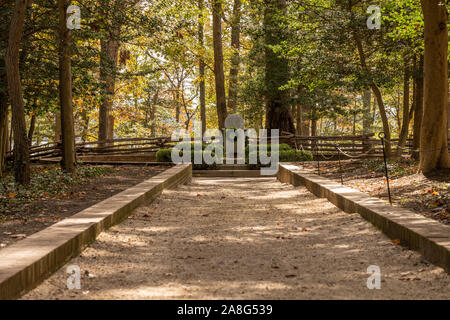 Mount Vernon, VA - 5 Novembre 2019: Memoriale al popolo schiavo in estate di George Washington in Virginia Foto Stock