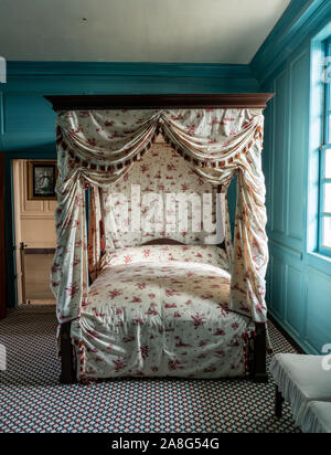 Mount Vernon, VA - 5 Novembre 2019: letto a baldacchino e bedchamber all'interno di George Washington home a Mt Vernon Foto Stock