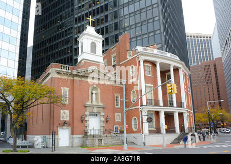 NEW YORK, NY - 05 NOV 2019: Il Santuario di Santa Elizabeth Ann Bayley Seton si trova nella chiesa della Madonna del santo Rosario, in ambito finanziario Dis Foto Stock
