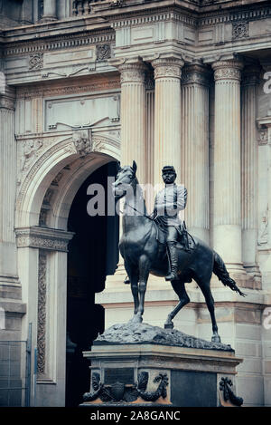 General Geo. B. Mcclellan statua di fronte al Municipio di Philadelphia Foto Stock