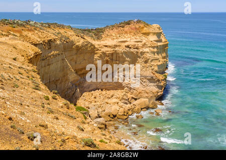 Castle Rock a dodici Apostoli lungo la Great Ocean Road - Port Campbell, Victoria, Australia Foto Stock