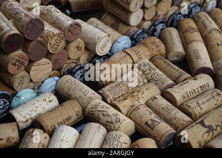 primo piano di tappi per bottiglie di champagne Foto Stock