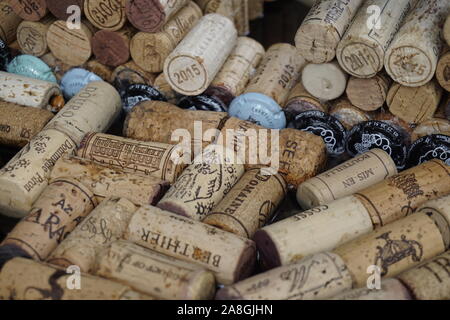 primo piano di tappi per bottiglie di champagne Foto Stock