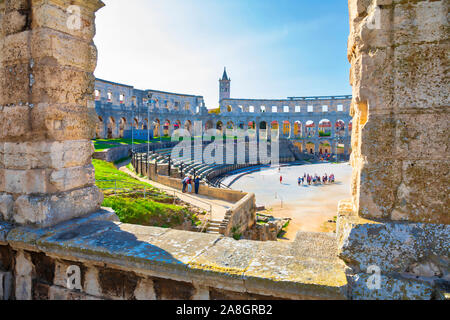 Arena di Pola, in Croazia. Rovine del meglio conservato anfiteatro romano. UNESCO - Sito Patrimonio dell'umanità. Immagine Foto Stock