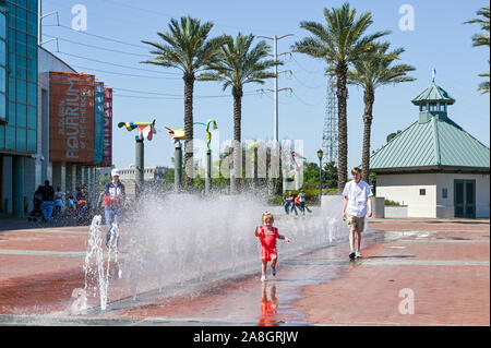 Fontana a Canal Street Ferry Terminal a New Orleans. NOLA è un importante destinazione turistica. Foto Stock
