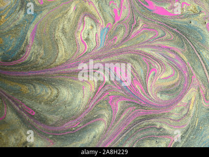 Colorato dipinto astratto dello sfondo. Marmorizzazione liquido sullo sfondo di vernice. La pittura di fluido texture astratta. Intensivo di coloratissimo mix di acrilico vibrante co Foto Stock