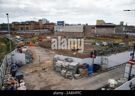 Le opere in vetro di sviluppo sito edificio che ospiterà il nuovo cinema Cineworld, Barnsley, South Yorkshire. Foto Stock