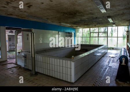 Standish ospedale vicino Stoud, Gloucestershire chiuso nel 2004. Il sito è attualmente in fase di ristrutturato in un alloggiamento station wagon. Foto Stock