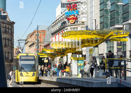 Manchester Metrolink treno in Exchange Square Station, Exchange Square, Manchester, Greater Manchester, Inghilterra, Regno Unito Foto Stock