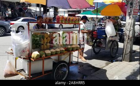 Le attrazioni della fantastica cucina di strada attorno alla Tailandia Foto Stock