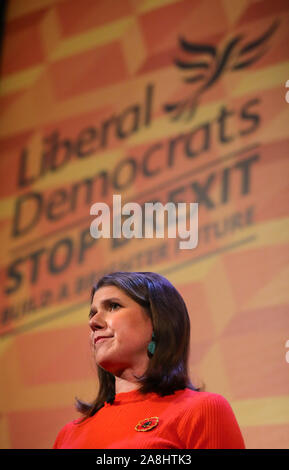 I liberali democratici leader Jo Swinson fa un discorso in un rally a Battersea Arts Centre di Lavender Hill, durante la campagna elettorale trail a Londra. Foto Stock