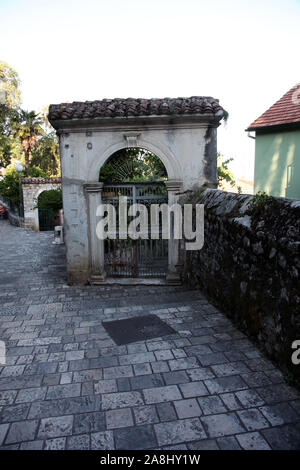 Street nella città vecchia di Herceg Novi, Montenegro Foto Stock