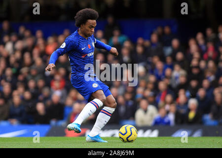 Londra, Regno Unito. 9 Nov, 2019. Willian del Chelsea in azione. Premier league, Chelsea v Crystal Palace a Stadio Stamford Bridge a Chelsea, Londra sabato 9 novembre 2019. Questa immagine può essere utilizzata solo per scopi editoriali. Solo uso editoriale, è richiesta una licenza per uso commerciale. Nessun uso in scommesse, giochi o un singolo giocatore/club/league pubblicazioni. pic da Steffan Bowen/Andrew Orchard fotografia sportiva/Alamy Live news Credito: Andrew Orchard fotografia sportiva/Alamy Live News Foto Stock