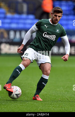 Bolton, Regno Unito. 09Nov, 2019. BOLTON INGHILTERRA - Novembre 9th Plymouth è Joe Edwards in azione durante la FA Cup match tra Bolton Wanderers e la Plymouth Argyle al Reebok Stadium, Bolton sabato 9 novembre 2019. (Credit: Eddie Garvey | MI News) La fotografia può essere utilizzata solo per il giornale e/o rivista scopi editoriali, è richiesta una licenza per uso commerciale Credito: MI News & Sport /Alamy Live News Foto Stock
