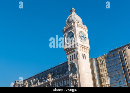 Parigi, gare de Lyon, stazione ferroviaria, facciata e orologio Foto Stock