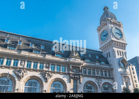 Parigi, gare de Lyon, stazione ferroviaria, facciata e orologio Foto Stock