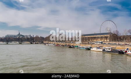 Parigi, panorama della Senna, il giardino delle Tuileries e la grande ruota, quai des Tuileries Foto Stock