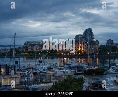 Barche ormeggiate nel porto interno, Victoria, BC, Canada. Foto Stock
