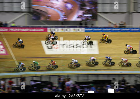 Glasgow, Regno Unito. Il 9 novembre 2019. Piloti competere nel Womens Omnium a Chris Hoy Velodrome in Glasgow. 9 novembre 2019 Dan-Cooke credito/Alamy Live News Foto Stock