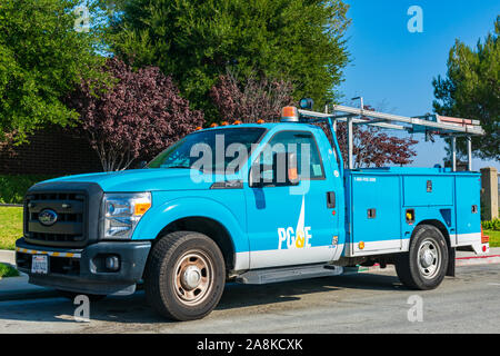 La Pacific Gas and Electric Company (PG&E) utility, servizi di assistenza e manutenzione veicolo parcheggiato al centro del cliente Foto Stock