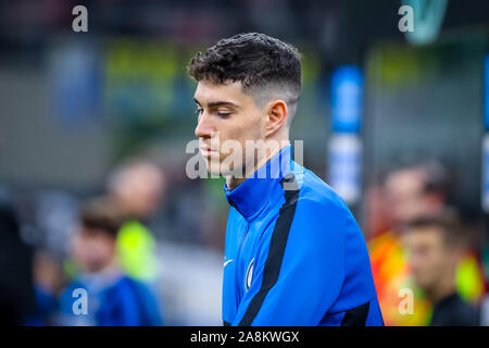 Alessandro bastoni ,fc internazionale) durante Inter vs Hellas Verona, Milano, Italia, 09 Nov 2019, Calcio Calcio italiano di Serie A del campionato Gli uomini Foto Stock