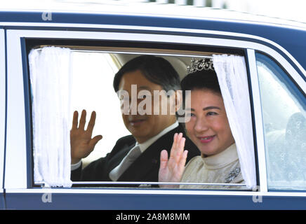 Tokyo, Giappone. Decimo Nov, 2019. Giapponese Naruhito Imperatore e l'Imperatrice Masako lasciare il Palazzo Akasaka di prendere parte alla parata nel centro di Tokyo come parte della celebrazione dell'imperatore della sua intronizzazione di quest'anno. Foto scattata domenica 9 novembre 2019. Foto di: Ramiro Agustin Vargas Tabares Credito: Ramiro Agustin Vargas Tabares/ZUMA filo/Alamy Live News Foto Stock