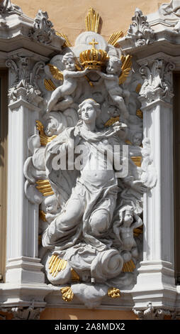 Vergine Maria, casa del falco, il miglior stile Rococò edificio in Wurzburg, Germania Foto Stock