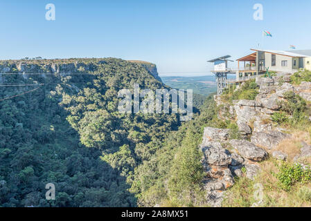 GRASKOP, SUD AFRICA - 20 Maggio 2019: vista della gola di Graskop ascensore. Il zipline e swing big sono visibili Foto Stock