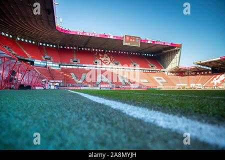ENSCHEDE, 10-11-2019 , Stadio de Grolsch Veste , olandese Eredivisie Calcio, stagione 2019 / 2020.panoramica dello stadio di de Grolsch Veste durante la partita FC Twente - PEC Zwolle Foto Stock