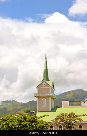 Chiesa rosa e verde a Papeete, Tahiti, Polinesia francese Foto Stock