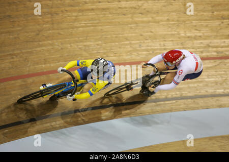 Glasgow, Regno Unito. Il 10 novembre 2019. Olena Starikova passa attraverso per le semifinali battendo il grande britannici Katy Marchant nel Womens Sprint di Chris Hoy Velodrome in Glasgow. Novembre 10, 2019 Dan-Cooke credito/Alamy Live News Foto Stock