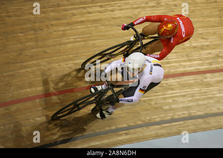 Glasgow, Regno Unito. Il 10 novembre 2019. Le Germanie Emma Hinze passa attraverso per le semifinali nella sprint femminile a Chris Hoy Velodrome in Glasgow. Novembre 10, 2019 Dan-Cooke credito/Alamy Live News Foto Stock