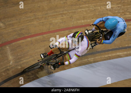 Glasgow, Regno Unito. Il 10 novembre 2019. Sze Wan Lee passa attraverso per le semifinali nella sprint femminile a Chris Hoy Velodrome in Glasgow. Novembre 10, 2019 Dan-Cooke credito/Alamy Live News Foto Stock