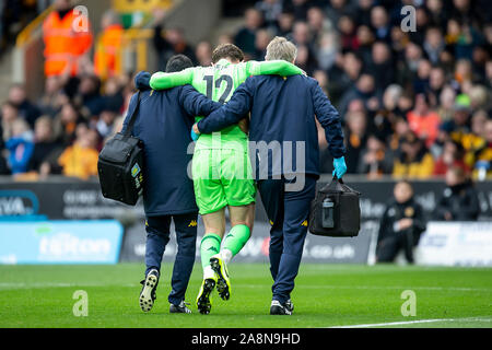 Wolverhampton, Regno Unito. Il 10 novembre 2019. Jed sterzare di Aston Villa si spegne durante il match di Premier League tra Wolverhampton Wanderers e Aston Villa al Molineux, Wolverhampton domenica 10 novembre 2019. (Credit: Alan Hayward | MI News) La fotografia può essere utilizzata solo per il giornale e/o rivista scopi editoriali, è richiesta una licenza per uso commerciale Credito: MI News & Sport /Alamy Live News Foto Stock