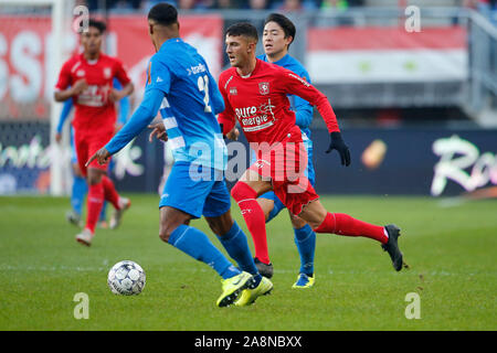 ENSCHEDE, 10-11-2019, Stadio de Grolsch Veste, stagione 2019 / 2020, olandese Eredivisie, FC Twente player Rafik Zekhnini durante la partita FC Twente - PEC Zwolle. Foto Stock