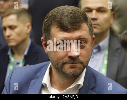 Kiev, Ucraina. Decimo Nov, 2019. OLEKSANDR KORNIENKO, neo eletto presidente del servant del popolo" partito politico assiste ad un congresso del partito di Kiev, in Ucraina, il 10 novembre 2019. Credito: Serg Glovny/ZUMA filo/Alamy Live News Foto Stock