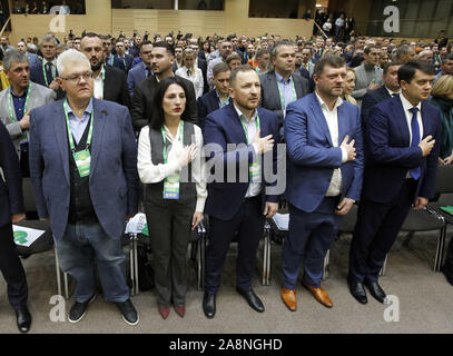 Kiev, Ucraina. Decimo Nov, 2019. I partecipanti frequentano il Servant del popolo" partito politico il Congresso di Kiev, in Ucraina, il 10 novembre 2019. Credito: Serg Glovny/ZUMA filo/Alamy Live News Foto Stock