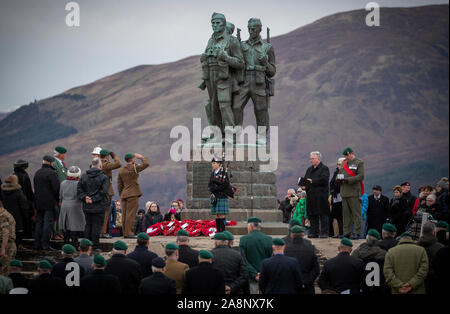 Servire i soldati e i veterani si riuniranno presso il commando Memorial a Spean Bridge, vicino a Fort William, per la commemorazione annuale cerimonia di domenica Foto Stock