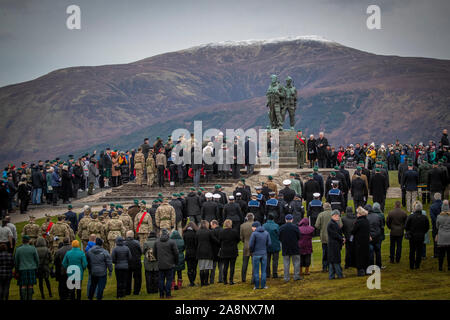 Servire i soldati e i veterani si riuniranno presso il commando Memorial a Spean Bridge, vicino a Fort William, per la commemorazione annuale cerimonia di domenica. Foto Stock