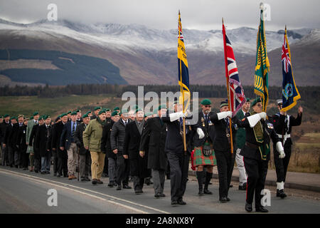 Servire i soldati e i veterani si riuniranno presso il commando Memorial a Spean Bridge, vicino a Fort William, per la commemorazione annuale cerimonia di domenica Foto Stock