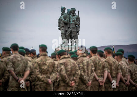 Servire i soldati e i veterani si riuniranno presso il commando Memorial a Spean Bridge, vicino a Fort William, per la commemorazione annuale cerimonia di domenica Foto Stock