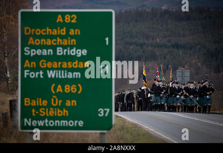 Servire i soldati e i veterani si riuniranno presso il commando Memorial a Spean Bridge, vicino a Fort William, per la commemorazione annuale cerimonia di domenica Foto Stock