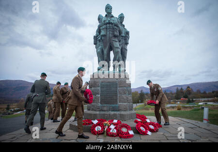 Servire i soldati e i veterani si riuniranno presso il commando Memorial a Spean Bridge, vicino a Fort William, per la commemorazione annuale cerimonia di domenica Foto Stock