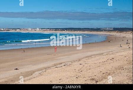 Spiaggia interminabile su Peniche in cantro del Portogallo Foto Stock