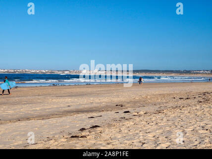 Spiaggia interminabile su Peniche in cantro del Portogallo Foto Stock