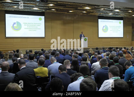 Kiev, Ucraina. Decimo Nov, 2019. OLEKSANDR KORNIENKO, neo eletto presidente del servant del popolo" partito politico parla durante un congresso del servant del popolo" partito politico a Kiev in Ucraina, il 10 novembre 2019. Credito: Serg Glovny/ZUMA filo/Alamy Live News Foto Stock