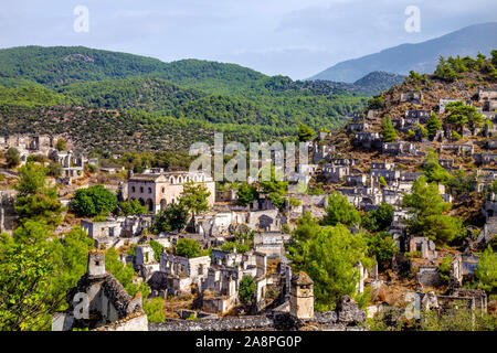 Vista sulla città fantasma di Kayakoy, Turchia Foto Stock